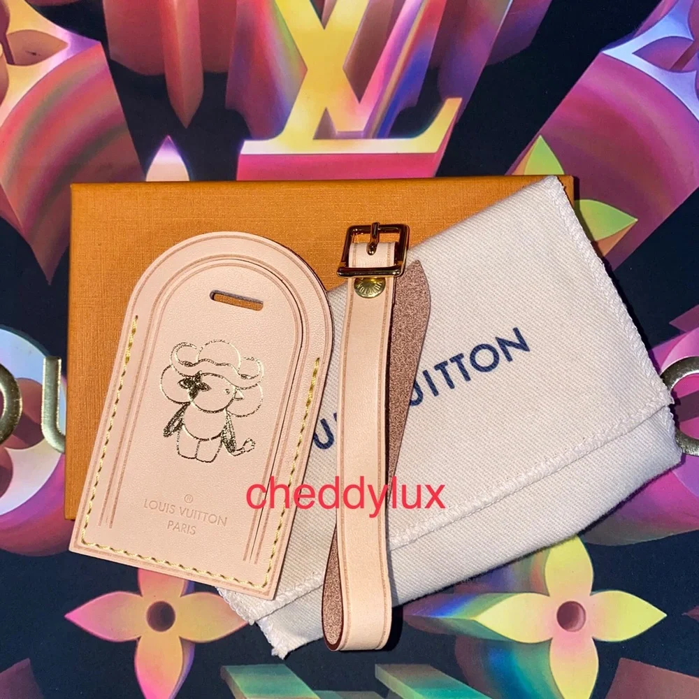 🧳✈️🪐Authentic Brand New Louis Vuitton Luggage Tag with Vivienne Stamp